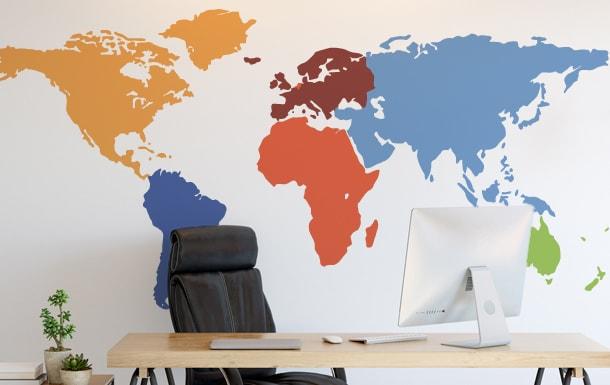 Muursticker wereldkaart in meerdere kleuren-min